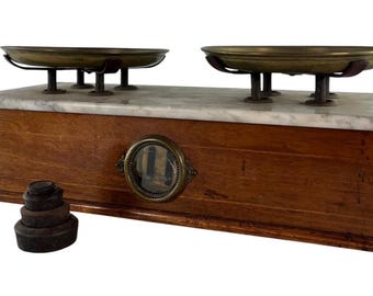 Bilancia da farmacia antica con piano in marmo e pesi / Bilancia vintage in ottone / Decorazione per cucina francese / Espositore da banco per negozio