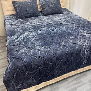 velvet quilted bedding set, purplish grey comforter, tassel comforter blanket, velvet bedding set, quilted comforter set, grey purple bedding, luxury velvet quilt, tassel bedding set, designer comforter, soft velvet blanket, premium bedding set, elegant bedroom decor, modern bedding set, plush comforter, cozy blanket set, handmade quilted bedding, decorative tassel quilt, winter comforter set, lightweight velvet quilt, durable stitched comforter, home decor bedding, hotel style bedding,