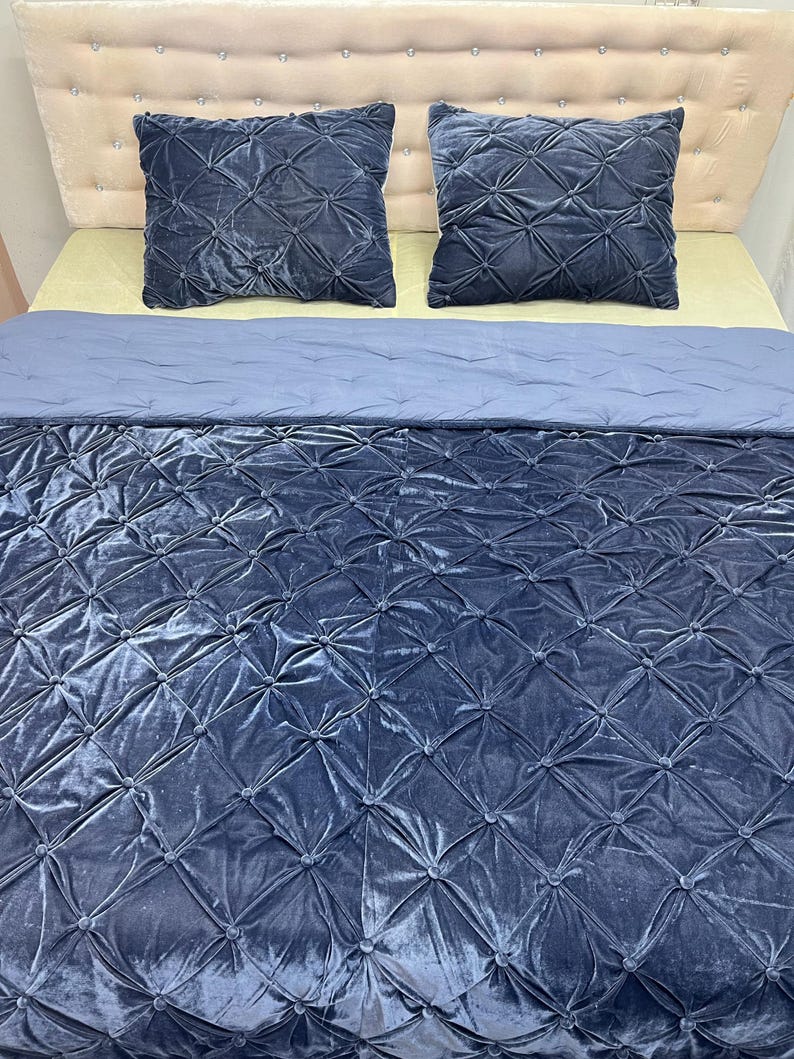 Hand-Stitched Velvet Quilt Set, Bedding Set, Gift For Her, Gift For Him, Anniversary gift, Valentine's day gift, Christmas gift, New year gift, Mothers Day Gift, Grand Mother Gift, Handmade quilt, Comforter Quilt, Throw Blanket Bedding Pillow Covers, Handmade Bedspread Throw, Handcrafted comfort, Euro Shams