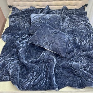 velvet quilted bedding set, purplish grey comforter, tassel comforter blanket, velvet bedding set, quilted comforter set, grey purple bedding, luxury velvet quilt, tassel bedding set, designer comforter, soft velvet blanket, premium bedding set, elegant bedroom decor, modern bedding set, plush comforter, cozy blanket set, handmade quilted bedding, decorative tassel quilt, winter comforter set, lightweight velvet quilt, durable stitched comforter, home decor bedding, hotel style bedding,