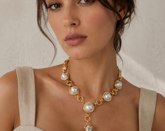 Gold Tone Pearl Necklace Elegant Luxury Pendant Jewelry