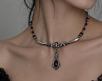 Edelstahl Gothic Fledermaus Tropfen Halskette Roter Stein Statement Schmuck