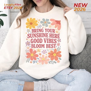 Trae tu sol SVG PNG, diseño de cita floral retro, gráfico de flores de buenas vibras, diseño de camiseta boho vintage, descarga digital