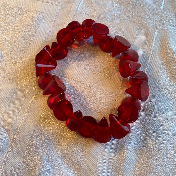 Sobral Jackie Brazil Red Lucite Cone Bead Bangle Bracelet