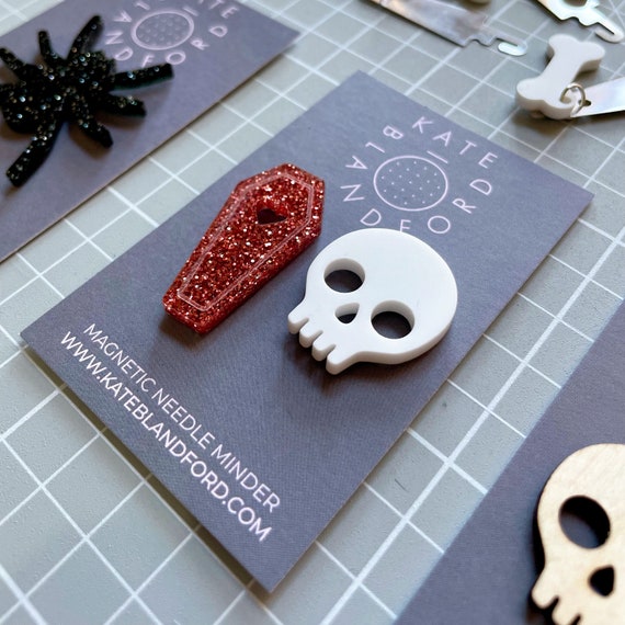 Skull Needle Minder Magnetic Needle Minder Hand Embroidery Cross Stitch Red  Skull Design Embroidery Supplies 