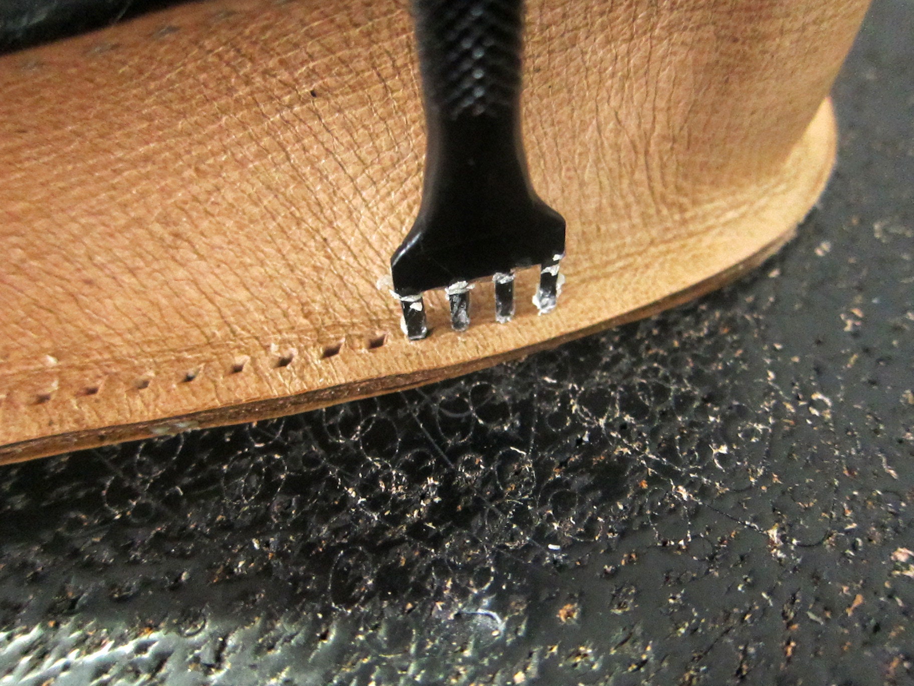 PDF Leathercraft Tutorial Caracoda Magazine Issue 3 Leather Bag Carved