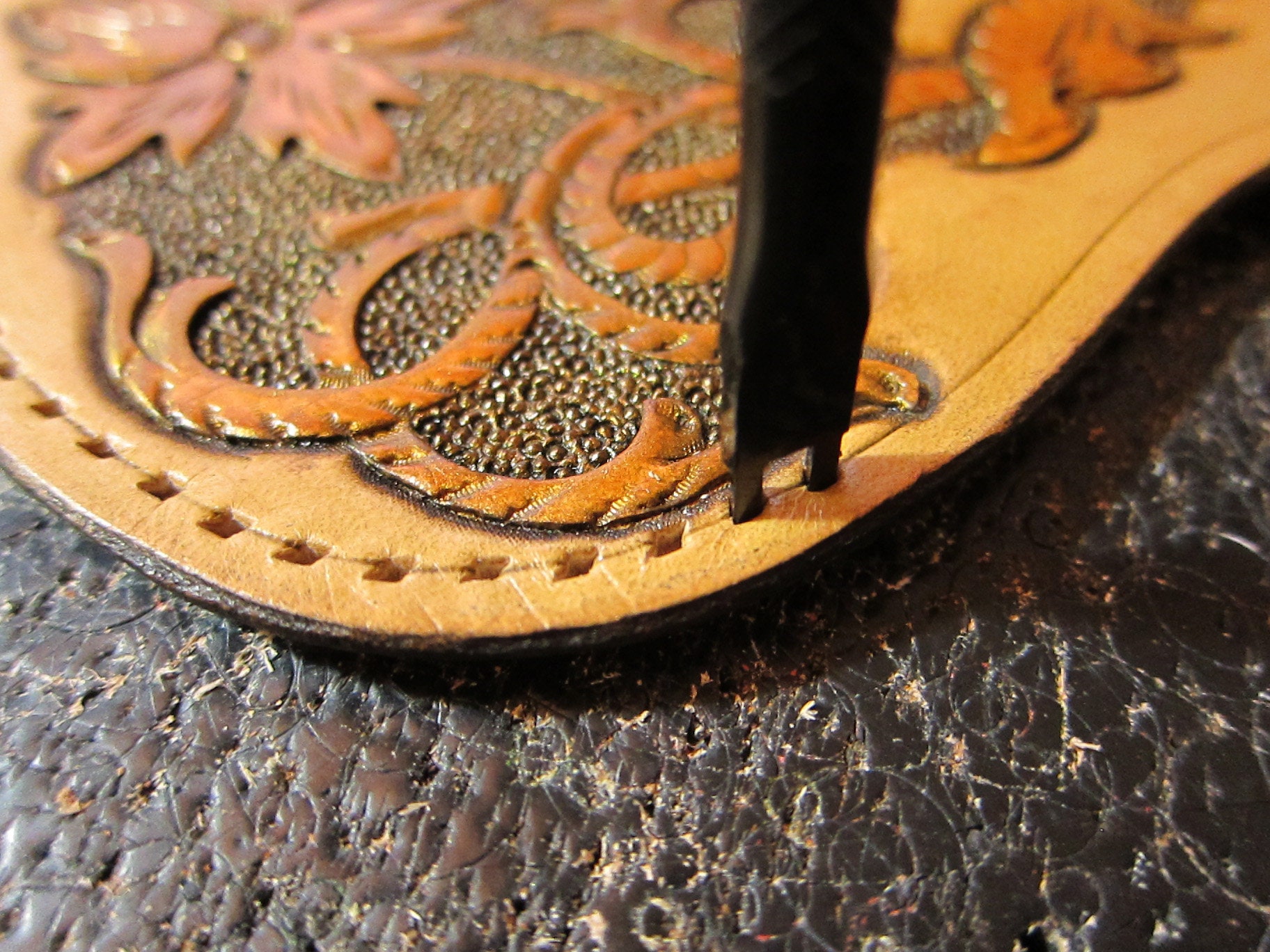 PDF Leathercraft Tutorial Caracoda Magazine Issue 3 Leather Bag Carved