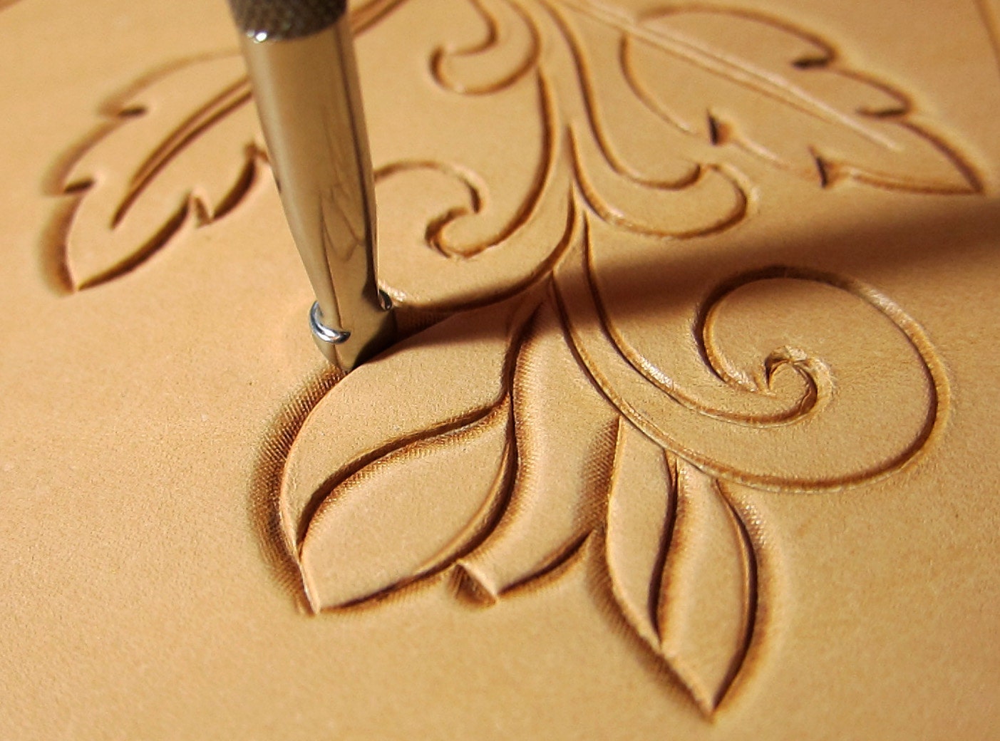 PDF Leathercraft Tutorial Caracoda Magazine Issue 3 Leather Bag Carved