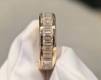 Anillo de boda de moissanita con engaste de canal en forma de baguette: anillo de compromiso moderno de oro amarillo de 14k con diseño de eternidad completa, alianza nupcial apilable para mujer.