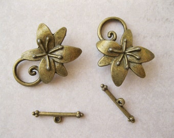 Bracelet Toggle Clasps 2 sets Antiqued Brass Bronze Flower Clasps Jewelry Supplies Brass Findings DIY Bracelet