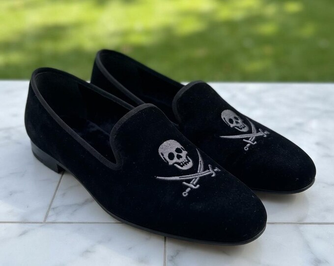 Handmade Black Velvet Loafers, Skull Embroidery, Gothic Men's Slip-On Shoes