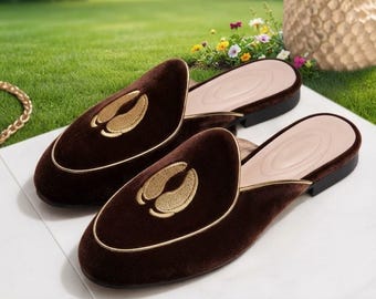 Mules planas de terciopelo marrón para mujer con bordado dorado / Mules tipo mocasín sin talón / Zapatos planos suaves y cómodos
