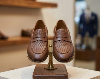 Handgemaakte bruine leren loafers, instappers in Italiaanse stijl