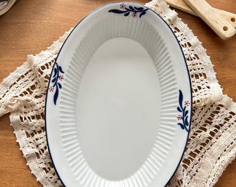 Vintage White Oval Baking Dish with Blue Rim and Flower Pattern – Porcelain Casserole Dish