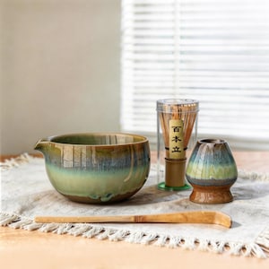 Katakuchi Matcha Set, Spouted Ceramic Matcha Bowl Chawan with Bamboo Whisk and Holder, Japanese Tea Ceremony Kit, Gift for Tea Lovers