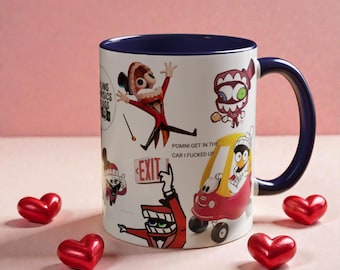 El asombroso circo digital: taza de café con detalles de dibujos de Caine
