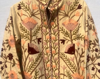 Chaqueta Suzani bordada en amarillo pálido / Abrigo corto estilo boho