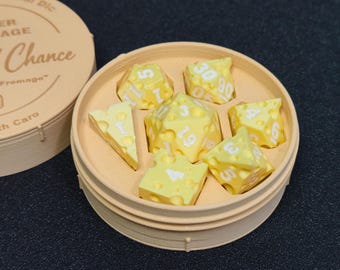Kaasdobbelstenenset, gele kaasdobbelstenen, cadeau voor D&D-speler, RPG-dobbelstenenset, kerstcadeaus, 3D-geprinte D&D-dobbelstenenset, gratis kaasboekenlegger