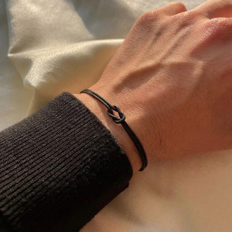 Braccialetto con nodo d'amore per San Valentino per coppie, regalo coordinato per lei e lui, gioielli significativi per celebrare l'amore e la connessione immagine 11