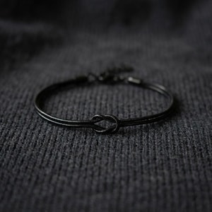 Braccialetto con nodo d'amore per San Valentino per coppie, regalo coordinato per lei e lui, gioielli significativi per celebrare l'amore e la connessione immagine 7