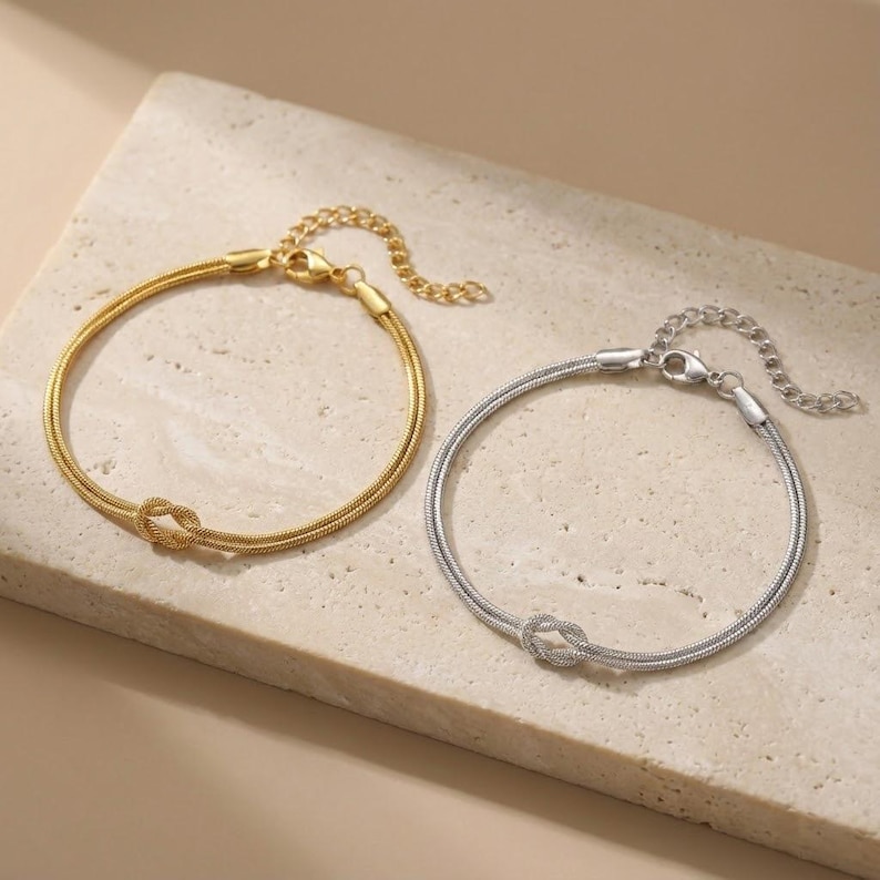 Braccialetto con nodo d'amore per San Valentino per coppie, regalo coordinato per lei e lui, gioielli significativi per celebrare l'amore e la connessione immagine 12