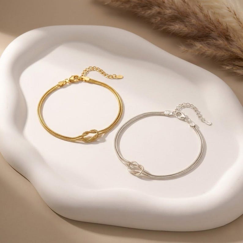 Braccialetto con nodo d'amore per San Valentino per coppie, regalo coordinato per lei e lui, gioielli significativi per celebrare l'amore e la connessione immagine 15