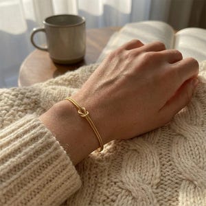 Braccialetto con nodo d'amore per San Valentino per coppie, regalo coordinato per lei e lui, gioielli significativi per celebrare l'amore e la connessione immagine 14