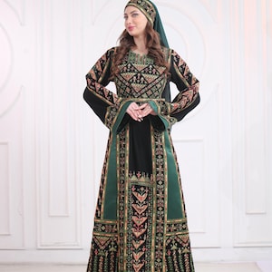 Elegante vestido largo bordado palestino y jordano – Thobe hecho a mano n.° 500