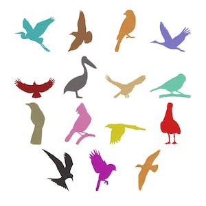 Puede incluir: Un juego de tres tazas de cerámica con un acabado mate moteado. Las tazas son en tonos crema, gris claro y gris oscuro. Cada taza tiene un diseño simple y minimalista, ideal para café o té.