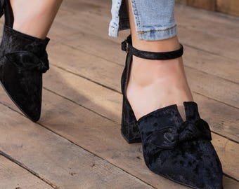 Black Velvet Low Block Heel Mary Jane Shoes, Bow Detail Women Heels, Handmade Elegant Pumps, Comfortable Vintage Style Shoes