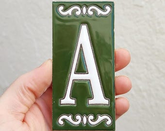 Letras y Números de Cerámica Sevillana 11cm - Personalizables - Hechos a mano - Letrero customizable - VERDE Olivo -