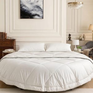 Luxury Round Comforter Set – Soft Quilted Bedding for Elegant Bedroom Decor