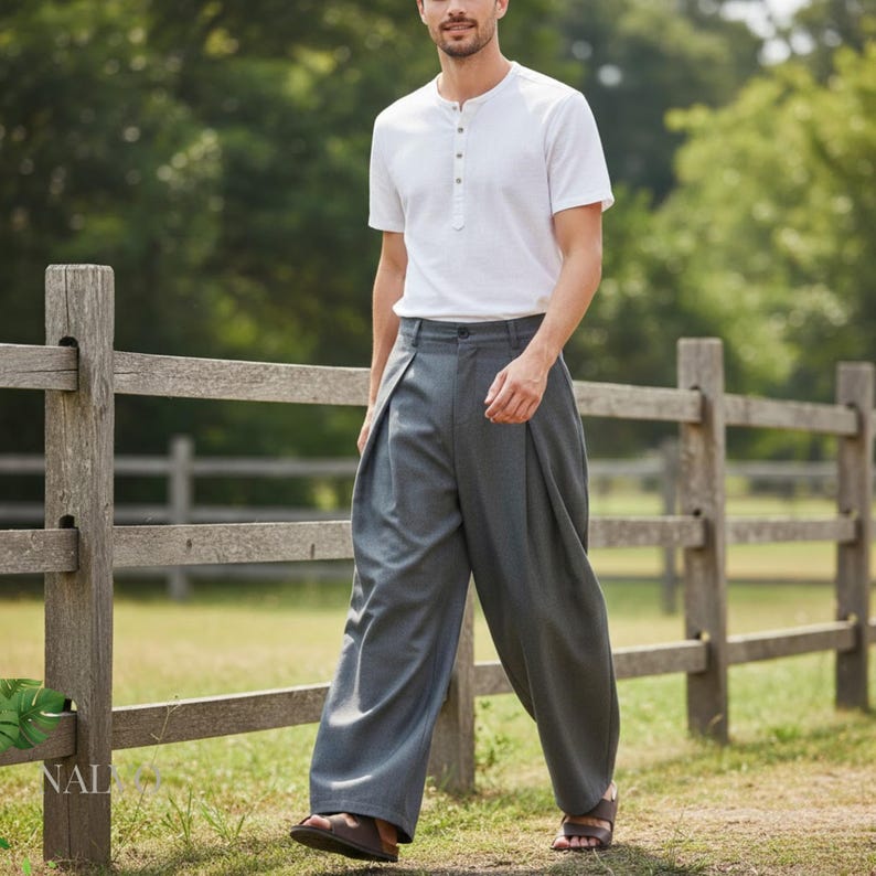 Grey loose fit wide leg men’s pants with pleated front detail, smart casual summer outfit