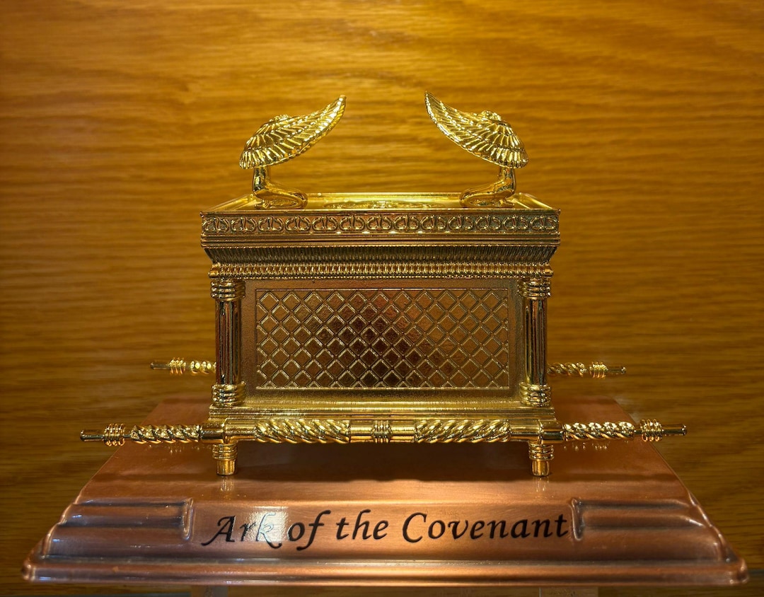 Replica Ark of the Covenant, Gold Tone Biblical Chest, Jerusalem ...