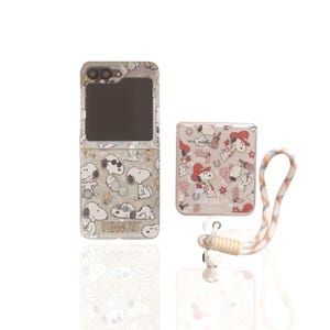 May include: A clear phone case with a Snoopy design. The case features a repeating pattern of Snoopy in various poses, with the word "PEANUTS" printed on the case. A matching case and a Snoopy charm are also included.