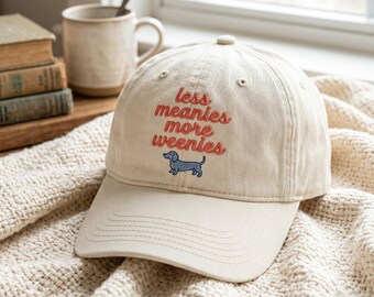 Gorro de perro salchicha lavado bordado – Gorra "Menos malos, más salchichas"