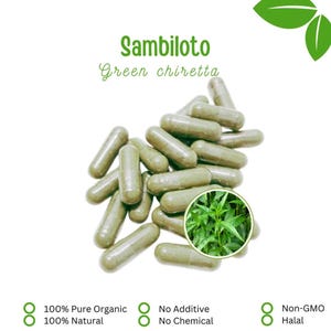 Op de afbeelding: Een stapel groene capsules met de tekst "Sambiloto Green chiretta". De afbeelding bevat ook de tekst "100% Pure Organic, 100% Natural, No Additive, No Chemical, Non-GMO, Halal."