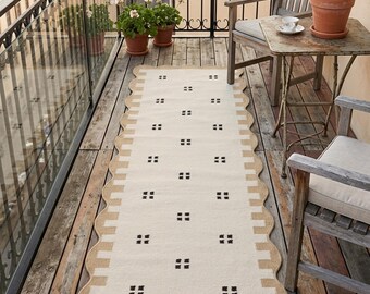 Hand Tufted Wool Scalloped Runner Rug, Neutral Beige Cream Geometric Hallway Entryway