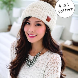 Puede incluir: Un gorro de punto color crema con un pompón de piel sintética marrón y una etiqueta de polipiel marrón. El sombrero lo lleva una persona que lleva un suéter blanco y un collar plateado. La imagen incluye el texto "4 in 1 pattern".