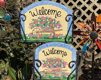 Letrero de bienvenida de pizarra veraniega: decoración de jardín con carretilla de flores - soporte de hierro se vende por separado.
