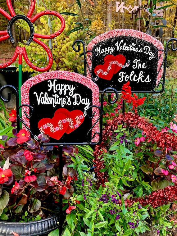 Outdoor Valentine Decorations 29 Valentines Porch Decor Ideas