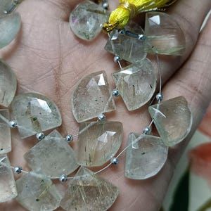 Naturalne złote koraliki z kwarcu rutylowego w kształcie siekiery, 14 x 17 mm, ręcznie cięte zielone kamienie szlachetne do wyrobu biżuterii, 10 szt. hurtowo