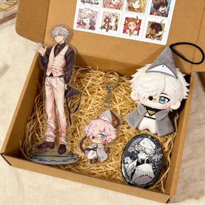 Häxhatt Atelier-karaktären Qifrey plyschdocka presentask – Häxhatt Atelier Anime presentset