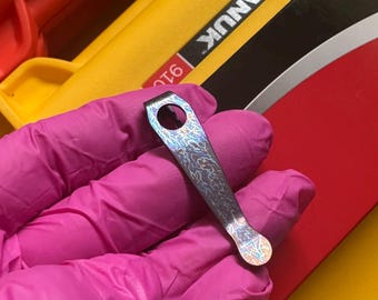 Spyderco Knives Replacement Pocket Clip RAINBOW TITANIUM Deep Carry, Custom Spyderco Check List For Compatible Spyderco Models