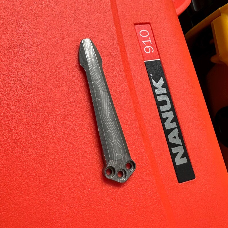 Emerson Knives DAMASCUS Pocket Clip image 4