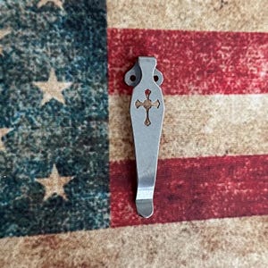 TITANIUM CROSS Pocket Clip for Emerson Knives (Black or Silver) Bild 3