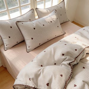 Rutigt och hjärtans mjukt bomullssängkläder i cottagecore-mönster, sängkläderset för studentboende, sängkläder med örngott, påslakanset, täcke