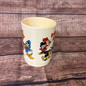 Vintage Superseal Disney Micky Maus ABC 123 Kunststoff Kinder Becher Creme Bild 3
