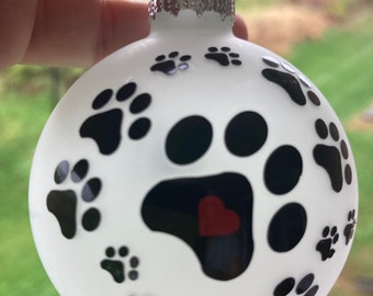 Christmas Ornament, Personalized with name and paw print