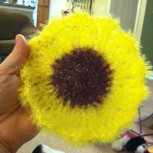 Kitchen Scrubbies, Pot Scrubber, Sunflower Scrubber, Flower Susemi Scrubby, Dish Scrubbie, Scouring Pad, Non-Scratch Scrubby, Dishcloth